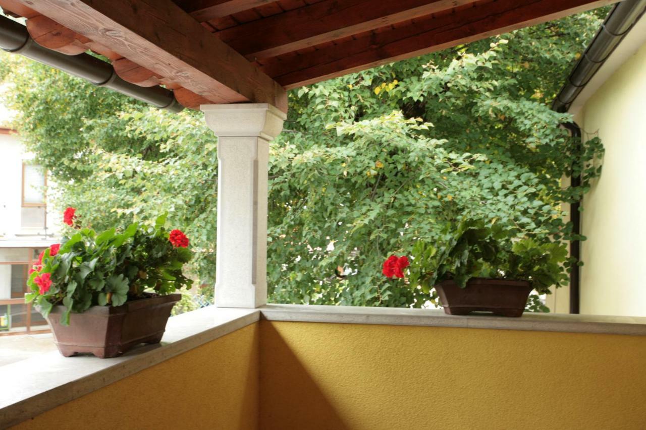 Appartement Domacija Linc à Rodik Extérieur photo